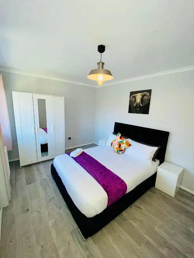 Bright, Spacious, Modern Interior Decor 2 Bedrooms Apartment With Amazing Views London 0*,  United Kingdom