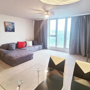  Apartment Custom House