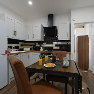 Stylish In Centre - Walk Everywhere , Cardiff United Kingdom